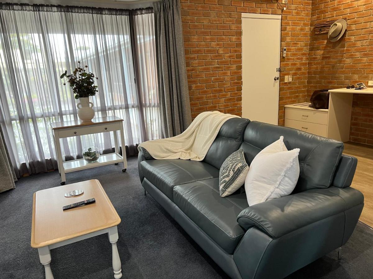 Coastal Waters Motor Inn 莱克斯恩特伦斯 外观 照片