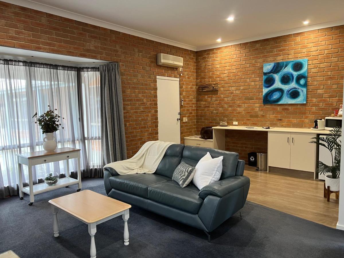 Coastal Waters Motor Inn 莱克斯恩特伦斯 外观 照片